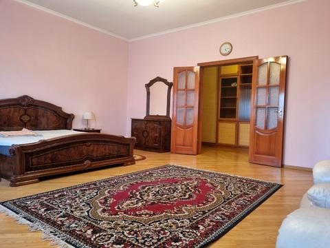 квартира за адресою Євгена Коновальця вул. (Щорса), 32-А