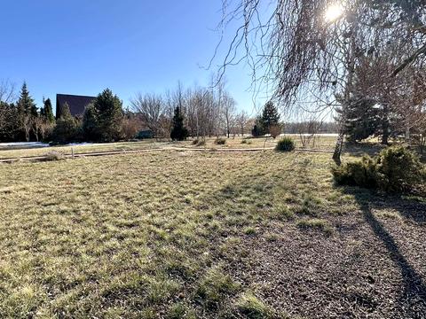 участок по адресу Набережна