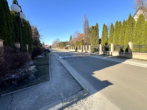 участок по адресу Набережна