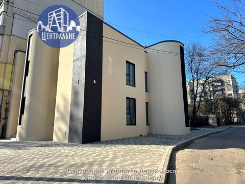 комерційна за адресою Сергія Скальда вул. (Комарова), 31-В