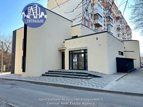 комерційна за адресою Чернівці, Сергія Скальда вул. (Комарова), 31-В