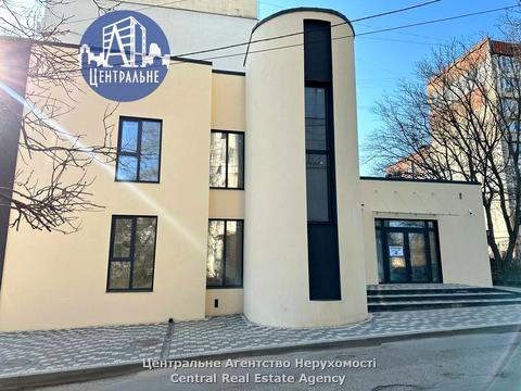 комерційна за адресою Чернівці, Сергія Скальда вул. (Комарова), 31-В