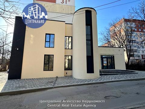 комерційна за адресою Чернівці, Сергія Скальда вул. (Комарова), 31-В