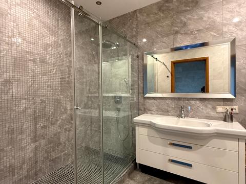 квартира по адресу Вице-адмирала Азарова ул. (Вице-адмирала Азарова), 13