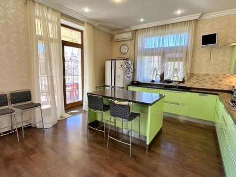 будинок за адресою Набережна, 40