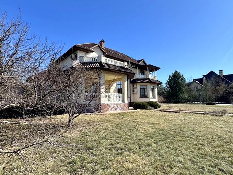 будинок за адресою Набережна, 40