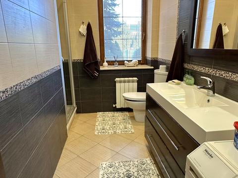 будинок за адресою Набережна, 40