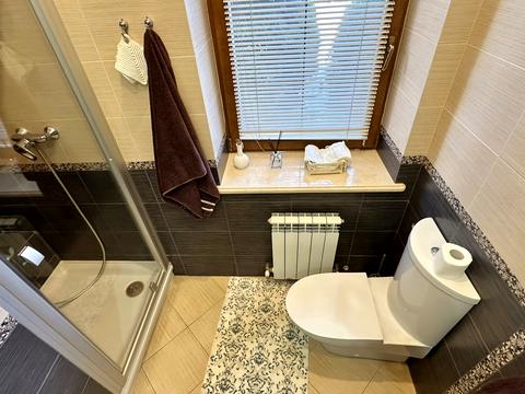 будинок за адресою Набережна, 40