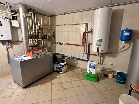 будинок за адресою Набережна, 40