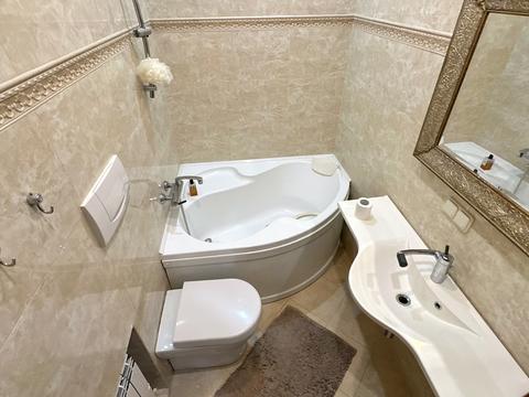 будинок за адресою Набережна, 40