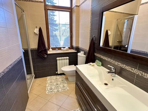 будинок за адресою Набережна, 40