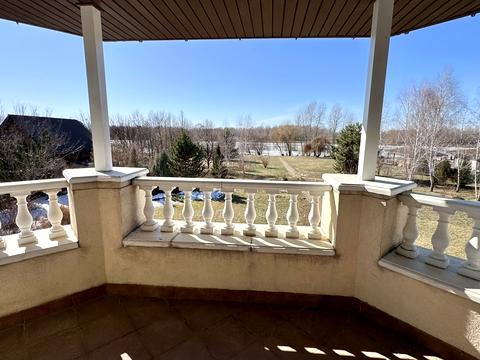 будинок за адресою Набережна, 40