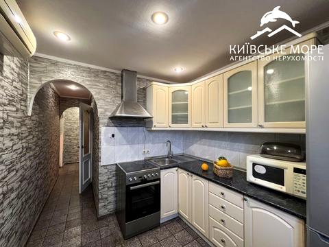 квартира за адресою Дніпровська набережна вул., 3