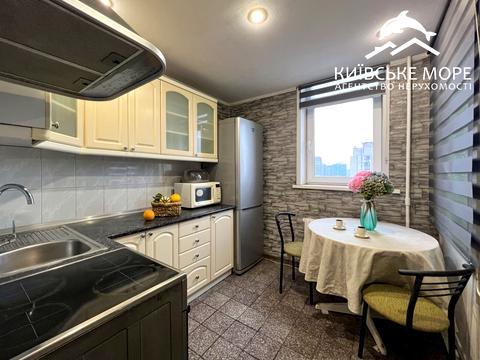 квартира за адресою Дніпровська набережна вул., 3