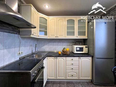 квартира за адресою Дніпровська набережна вул., 3