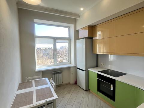 квартира за адресою Леоніда Каденюка просп. (Юрія Гагаріна), 14