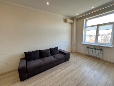 квартира за адресою Леоніда Каденюка просп. (Юрія Гагаріна), 14