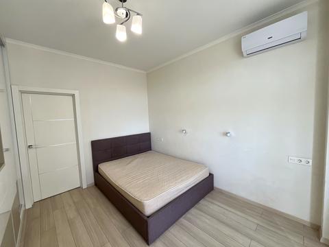 квартира за адресою Леоніда Каденюка просп. (Юрія Гагаріна), 14