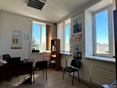 коммерческая по адресу Левка Лукьяненко ул. (Октябрьская), 7