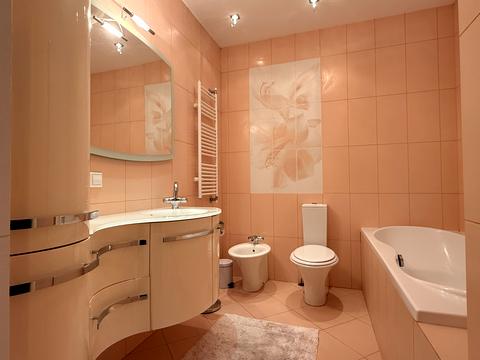 квартира за адресою Героїв Оборони вул., 10-А