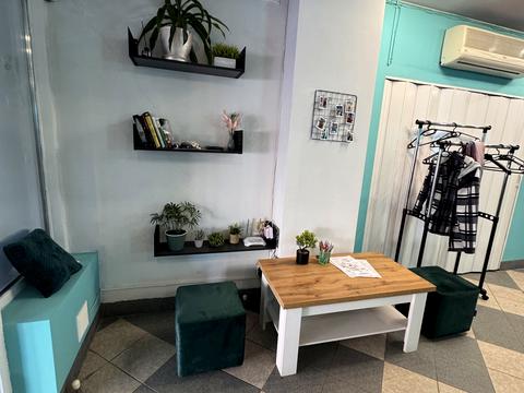 комерційна за адресою Кам'янецька вул., 2