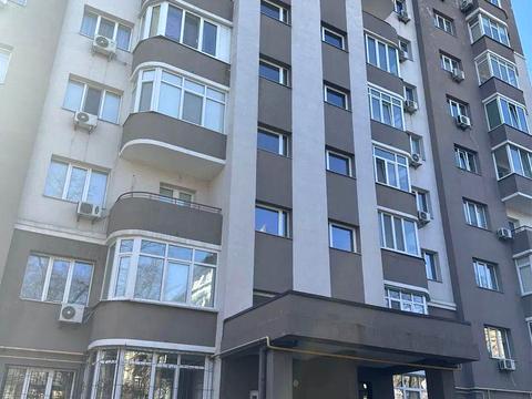 квартира за адресою Рея Бредбері вул., 5/15