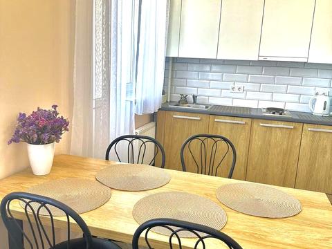 квартира за адресою Рея Бредбері вул., 5/15