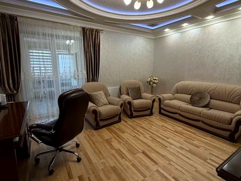 будинок за адресою Августина Волошина вул.