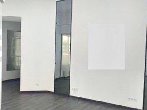 коммерческая по адресу Музейний пер., 4