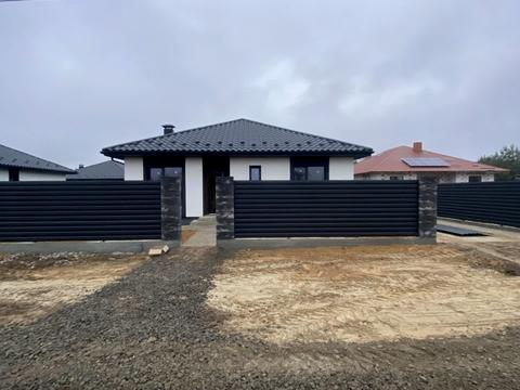 дом по адресу Центральна