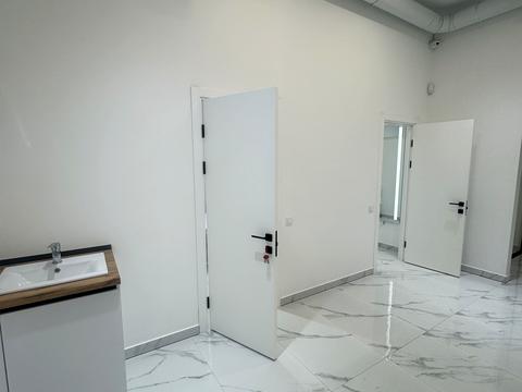 комерційна за адресою Прохоровська вул., 40 к5