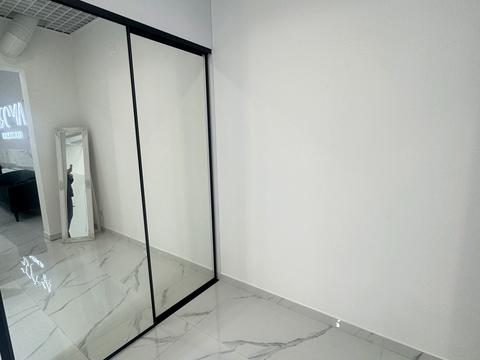 комерційна за адресою Прохоровська вул., 40 к5