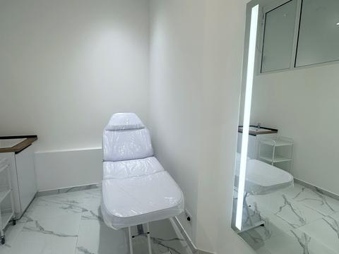 комерційна за адресою Прохоровська вул., 40 к5
