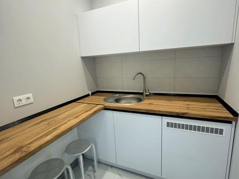 комерційна за адресою Прохоровська вул., 40 к5