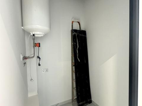 комерційна за адресою Прохоровська вул., 40 к5