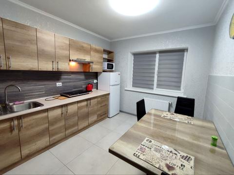 квартира за адресою Зодчих вул., 30