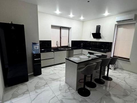 дом по адресу Місячний пров.