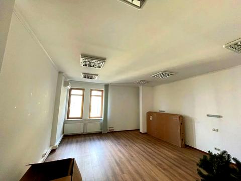 коммерческая по адресу Крутой спуск, 1