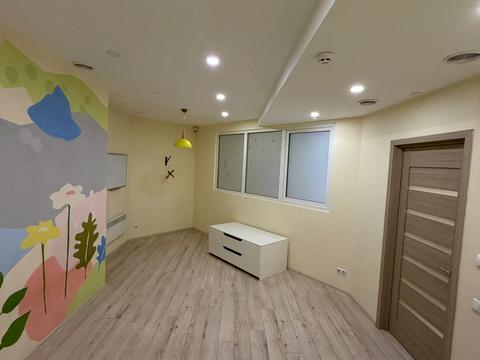 комерційна за адресою Західна вул., 12