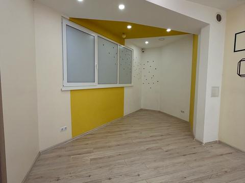 комерційна за адресою Західна вул., 12