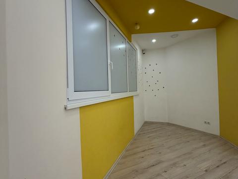 комерційна за адресою Західна вул., 12