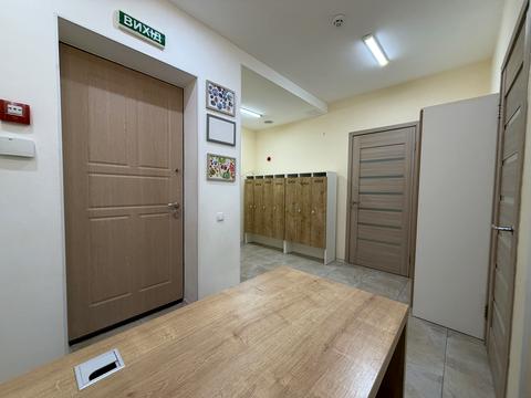 комерційна за адресою Західна вул., 12