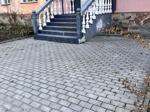 комерційна за адресою Василя Червонія вул. (Гагаріна), 8б