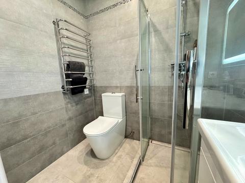 квартира за адресою Олександра Довженка вул., 33