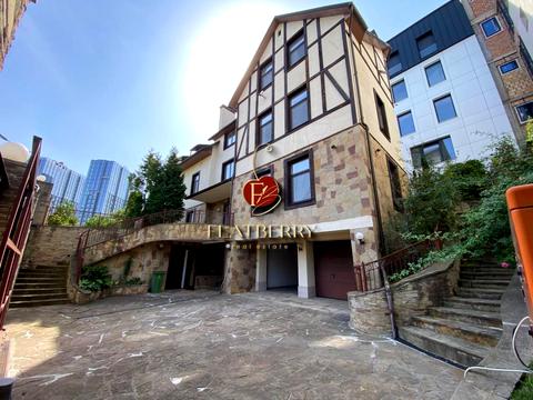 будинок за адресою Редутний пров.