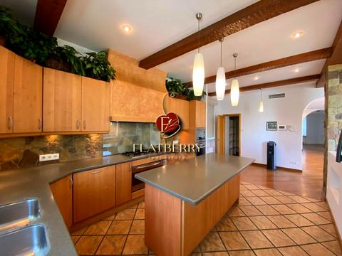 будинок за адресою Редутний пров.