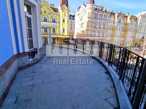 комерційна за адресою Дегтярна вул., 6