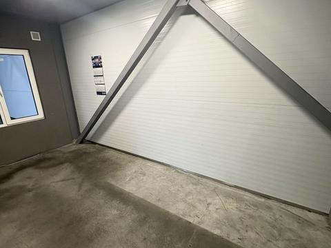 комерційна за адресою Київська вул., 1