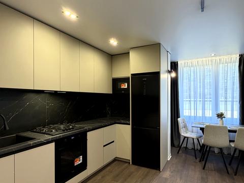 квартира за адресою Степана Бандери вул., (Будинок 4)