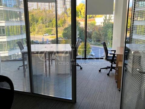 комерційна за адресою Болсуновська вул. (Сергія Струтинського), 13-15